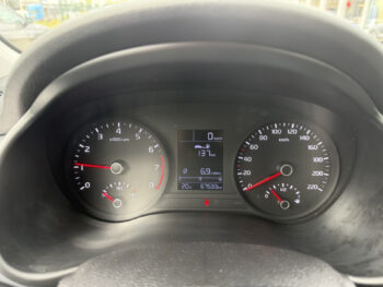 56573595-kia-stonic-2019