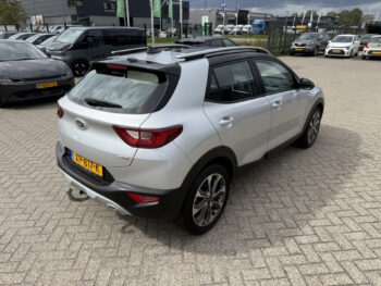 56573595-kia-stonic-2019