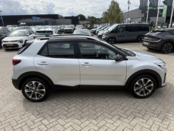 56573595-kia-stonic-2019