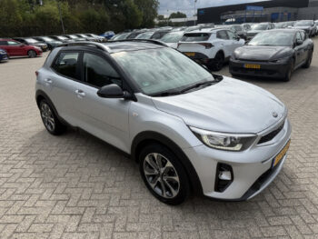 56573595-kia-stonic-2019