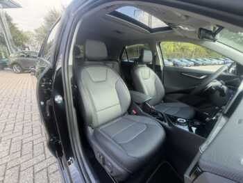56624921-kia-niro-2026