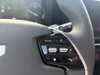 56624921-kia-niro-2026