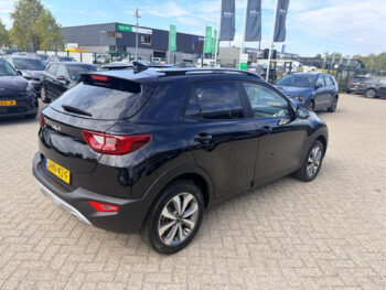 56624938-kia-stonic-2025
