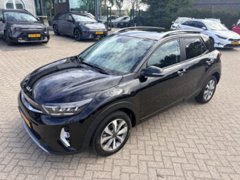 56624938-kia-stonic-2025