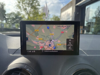 56687412-audi-q2-2017