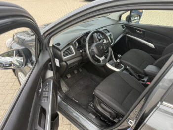 56859344-suzuki-s-cross-2021