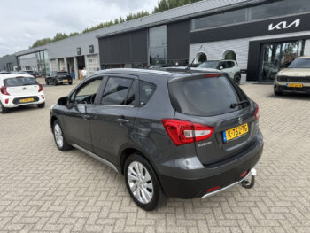 56859344-suzuki-s-cross-2021