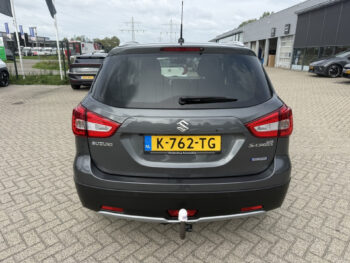 56859344-suzuki-s-cross-2021