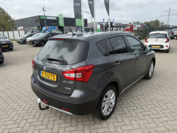 56859344-suzuki-s-cross-2021