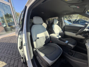 56953912-kia-ev3-2026