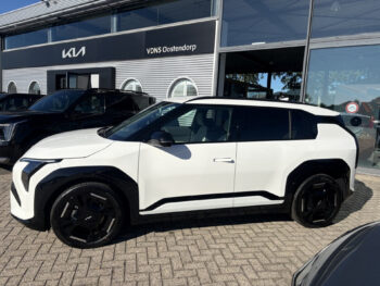 56953912-kia-ev3-2026