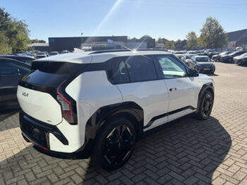 56953912-kia-ev3-2026