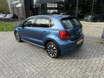 56975621-volkswagen-polo-2016