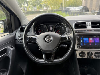 56975621-volkswagen-polo-2016