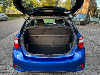 57201031-toyota-yaris-1-5-hyb-bi-tone-2017