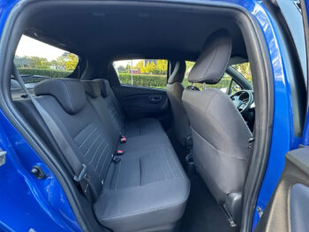 57201031-toyota-yaris-1-5-hyb-bi-tone-2017