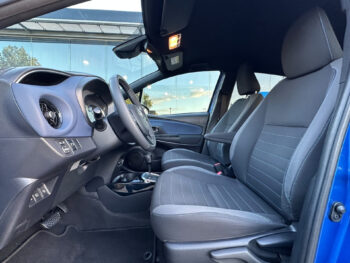 57201031-toyota-yaris-1-5-hyb-bi-tone-2017