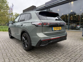 57320525-volkswagen-tiguan-1-5-etsi-r-line-pano-black-pakket-360-dealeronderhouden-nl-auto-2024