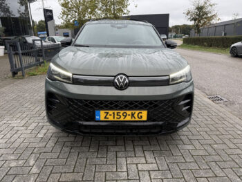 57320525-volkswagen-tiguan-1-5-etsi-r-line-pano-black-pakket-360-dealeronderhouden-nl-auto-2024
