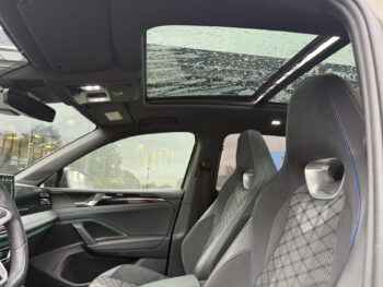 57320525-volkswagen-tiguan-1-5-etsi-r-line-pano-black-pakket-360-dealeronderhouden-nl-auto-2024