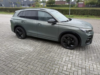 57320525-volkswagen-tiguan-1-5-etsi-r-line-pano-black-pakket-360-dealeronderhouden-nl-auto-2024
