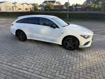 57423967-mercedes-benz-cla-klasse-shooting-brake-250-e-amg-line-2021