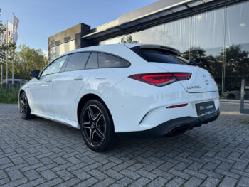 57423967-mercedes-benz-cla-klasse-shooting-brake-250-e-amg-line-2021
