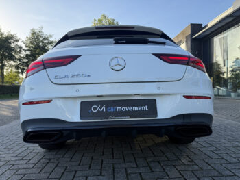 57423967-mercedes-benz-cla-klasse-shooting-brake-250-e-amg-line-2021