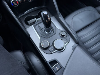 57733014-alfa-romeo-giulia-2-0t-super-2021