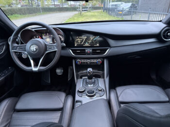 57733014-alfa-romeo-giulia-2-0t-super-2021